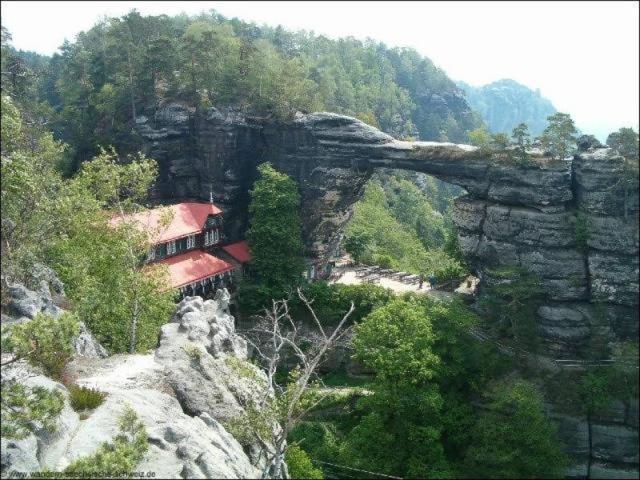 Restaurace a Penzion Oáza Hřensko Exterior foto